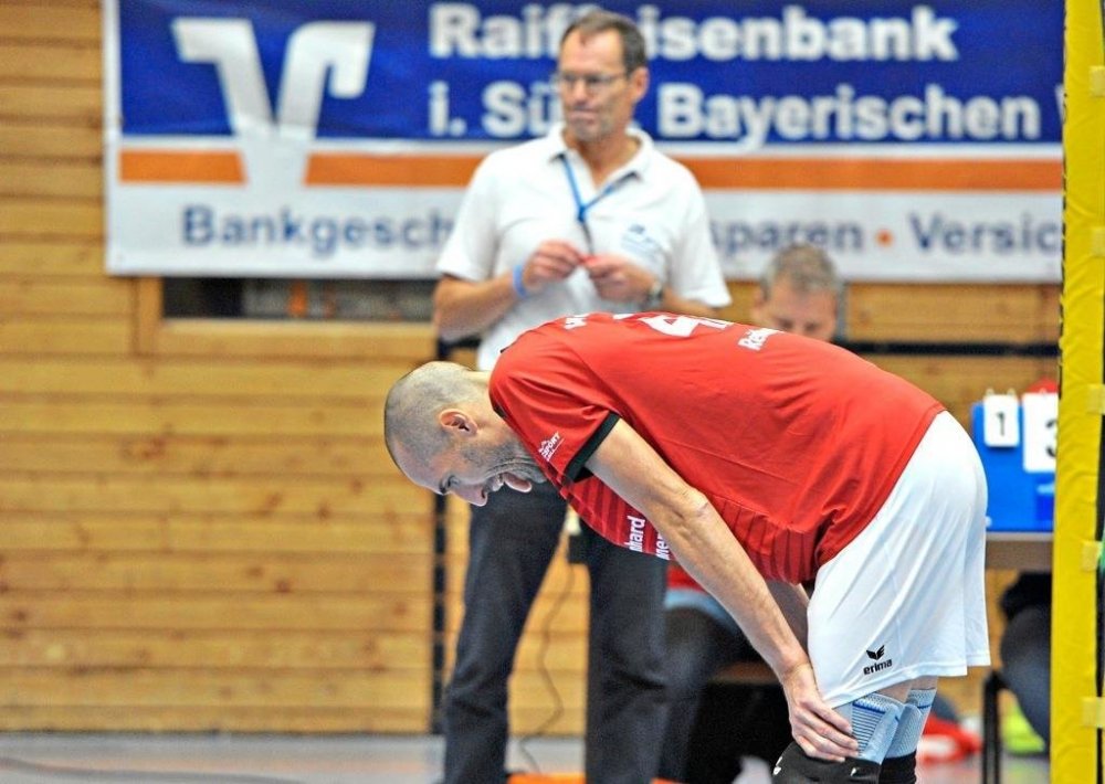 14 Punkte aus zehn Spielen – das reichte gerade noch, damit Werner Reitberger und die SG Bayerwald Volleys auf einem Nichtabstiegsplatz stehen. Zufriedenstellend ist diese Bilanz jedoch nicht. −Foto: Sven Kaiser